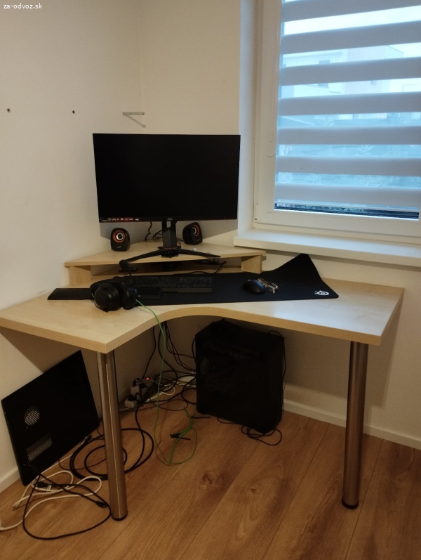 Rohový PC stolík