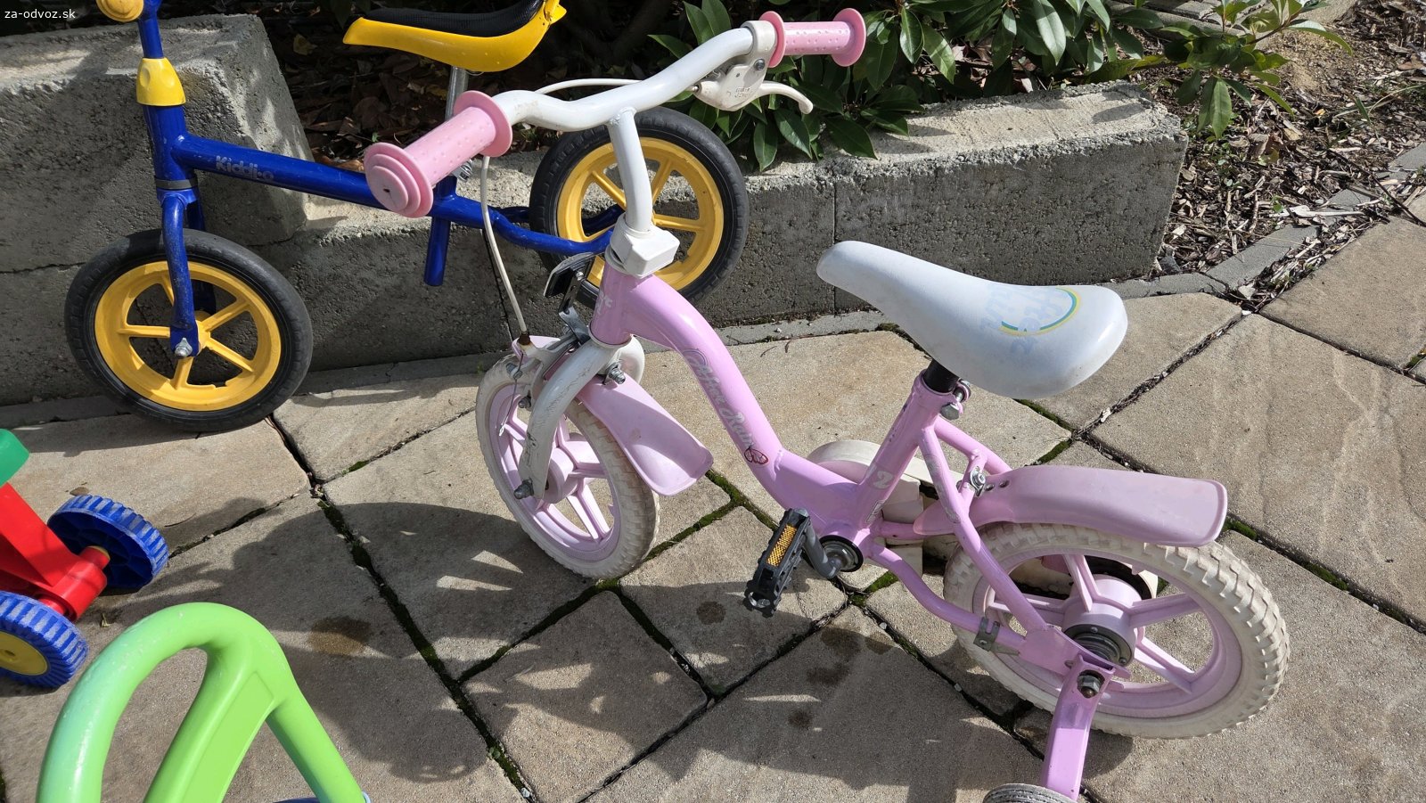 rozne detske vozítka. update: odrazadlo a bike su rezervovane
vyberte si co vas zaujima