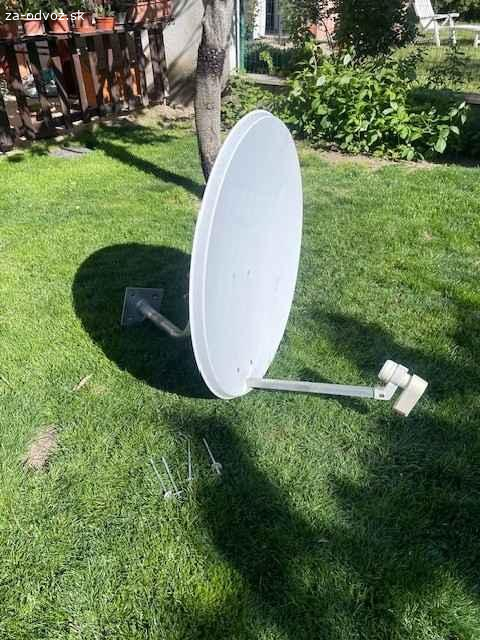 satelit DIGI s konzolou