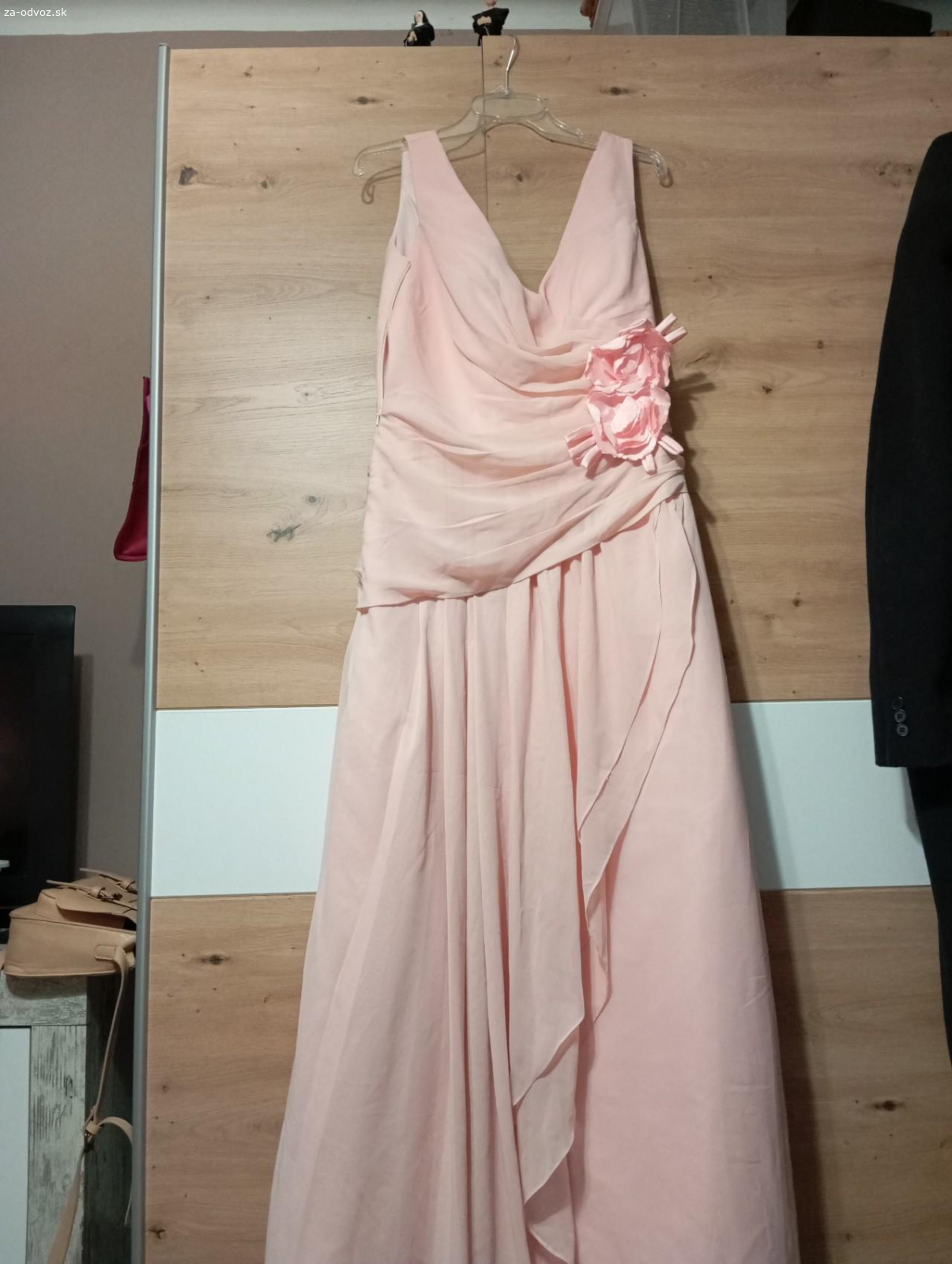 šaty na ples