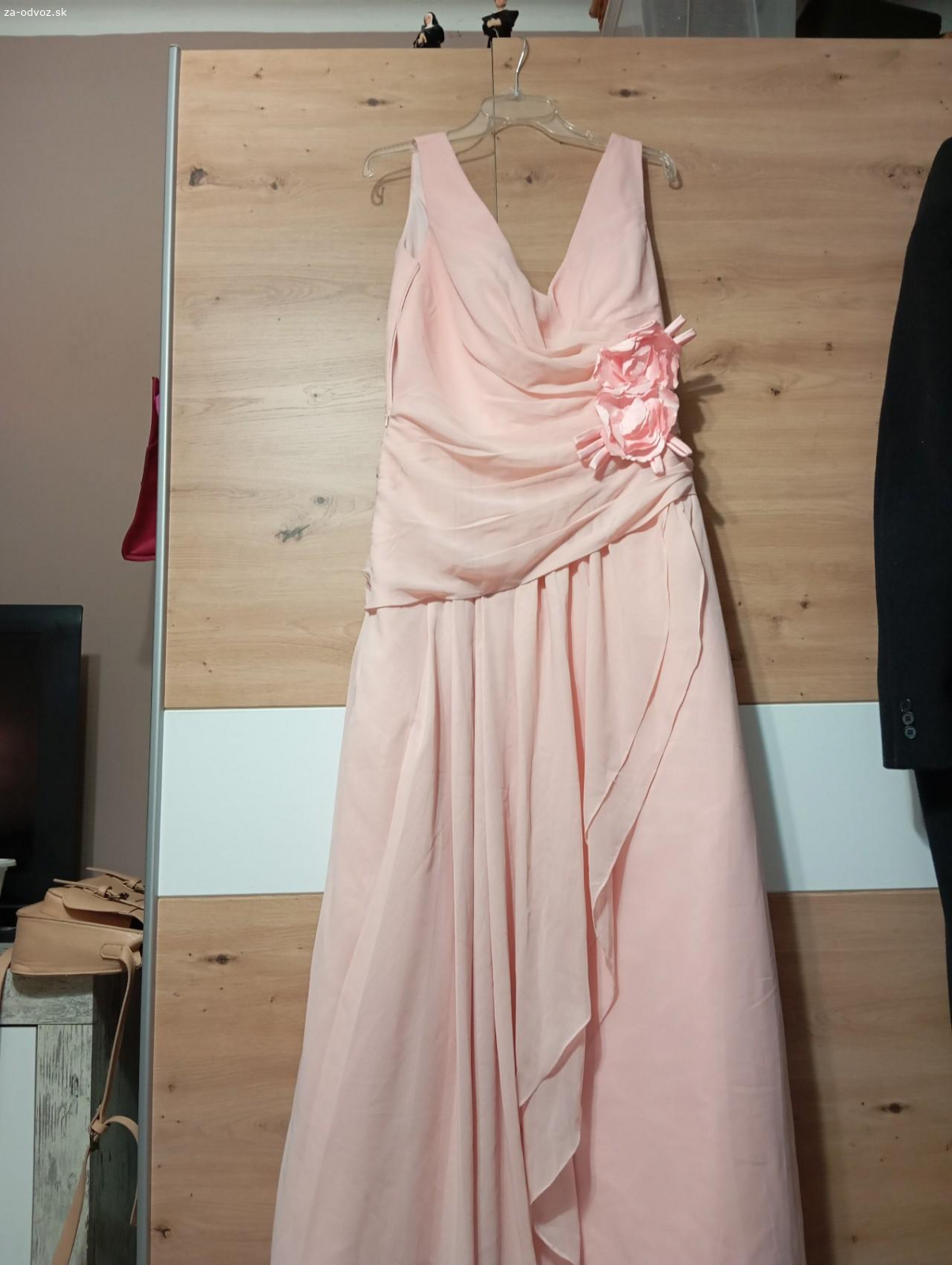šaty na ples