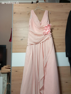 šaty na ples