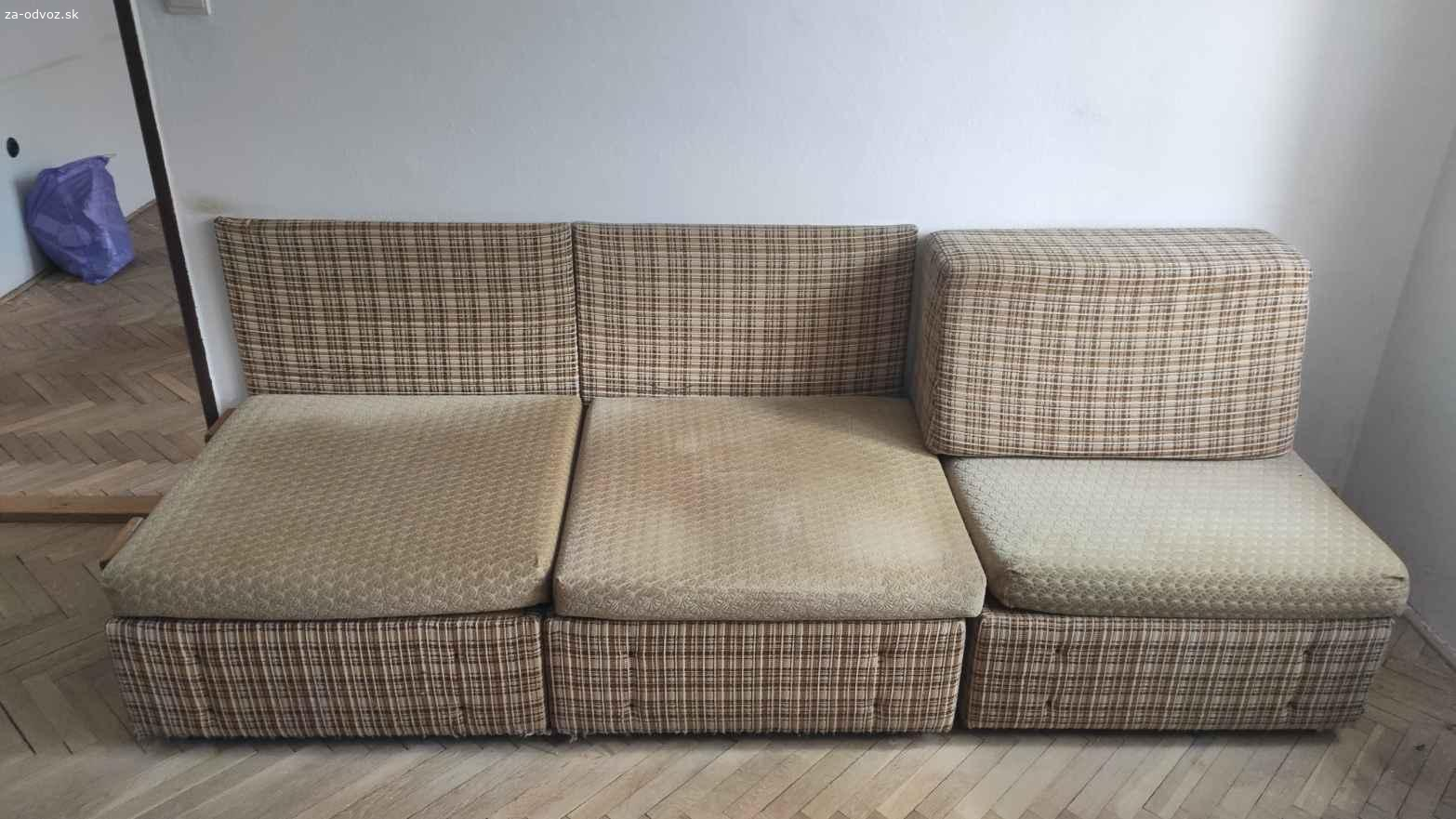 Sedací nábytok s úložným priestorom + perináky