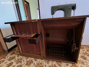 Šijací stroj Minerva - skriňová forma