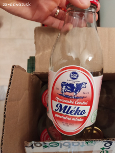 Sklenene flase od mlieka