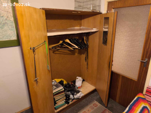 Skriňa dvojdverová