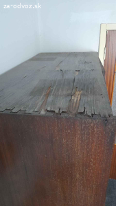 Skriňa dvojdverová