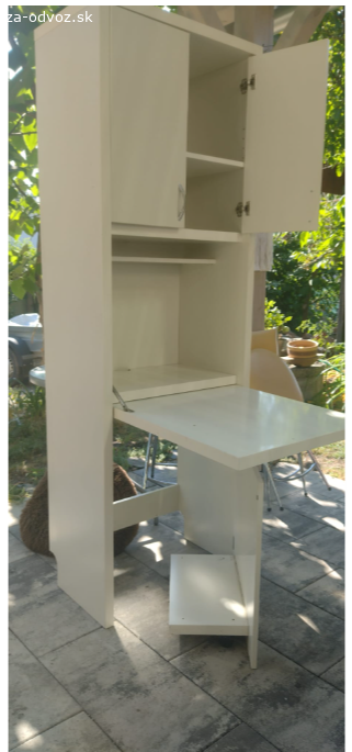 Skrina na PC. zachovala, sem tam skrabanec, treba umyt, dve nalepky.
Velmi nam posluzila, verim ze posluzi aj dalej
195 x 67 x 40cm,pouzivana, treba umyt, sem tam skrabanec

osobny odber Stupava
