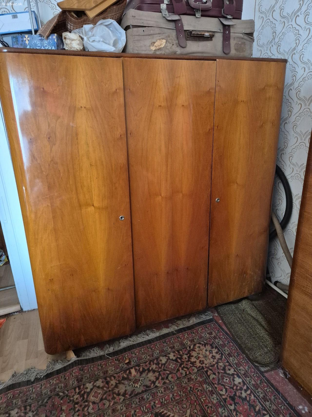 skriňa + sekretár + zrkadlová