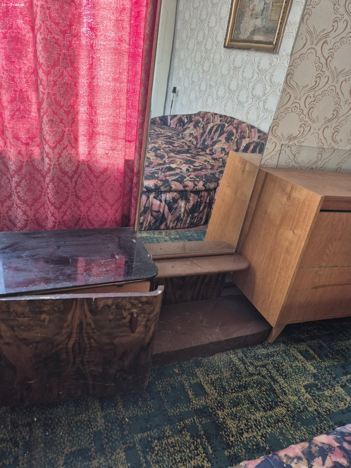 skriňa + sekretár + zrkadlová