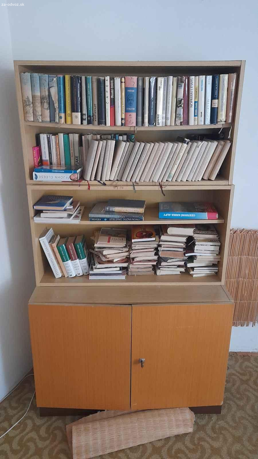 Skrinka s nádstavcami