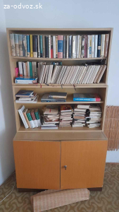 Skrinka s nádstavcami