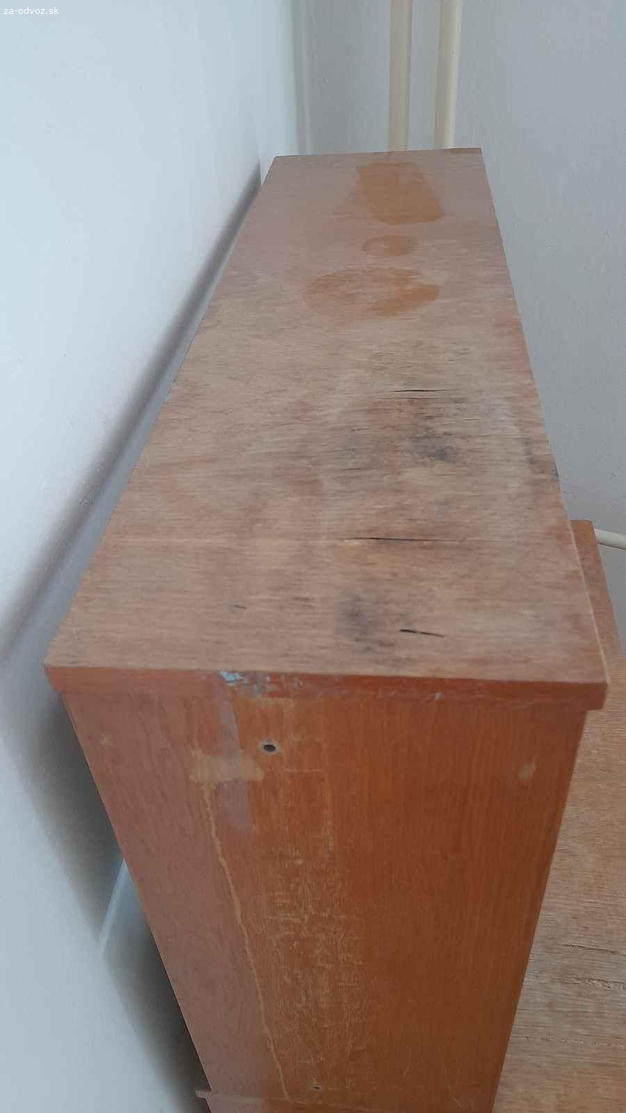 Skrinka s nadstavcom