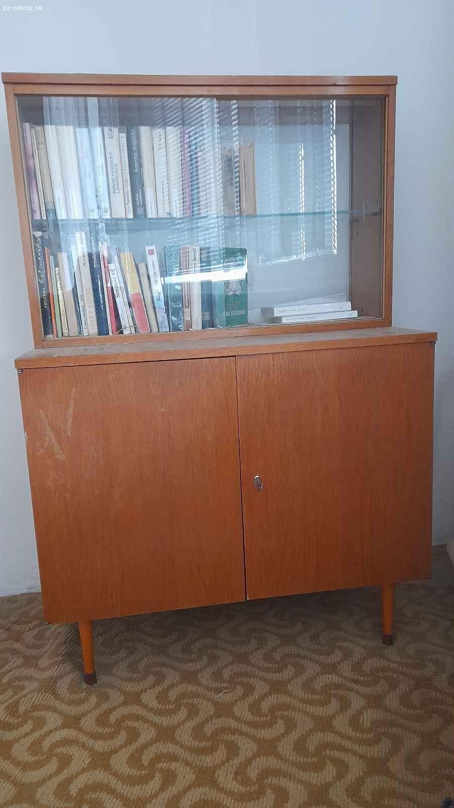 Skrinka s nadstavcom