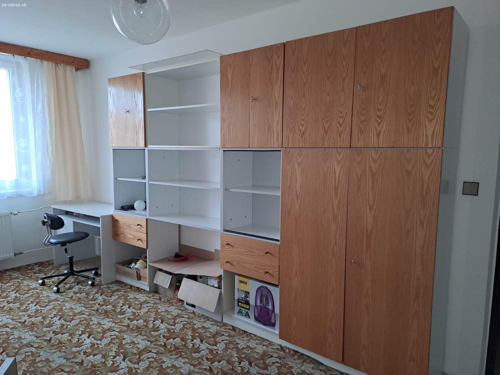 Skrinova stena, stol, stolicka, pohovka