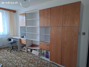 Skrinova stena, stol, stolicka, pohovka