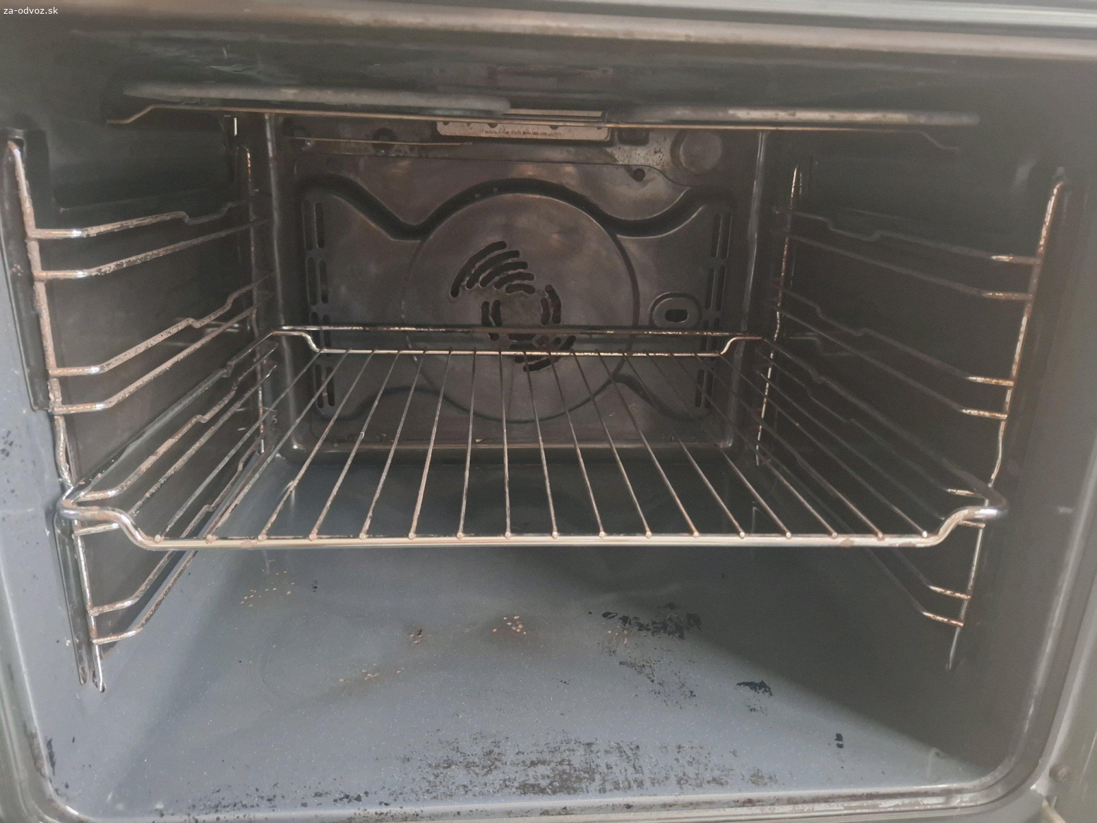 Sporak. Vymením za ovocie pre deti pouzivanu vstavanu ruru. Ventilator huci,hodiny odpojene

https://www.whirlpool.sk/w/vstavana-elektricka-rura-whirlpool-akp-295-ja/857729510500