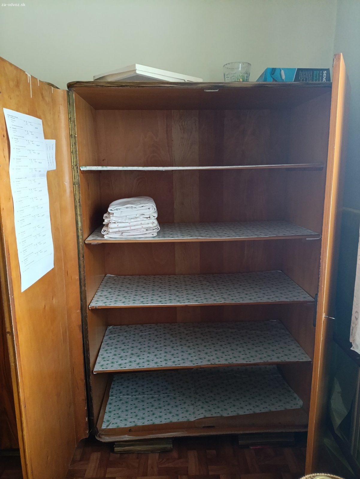 Staršia skriňa, kvalitné drevo