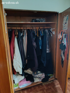 Staršia skriňa, kvalitné drevo