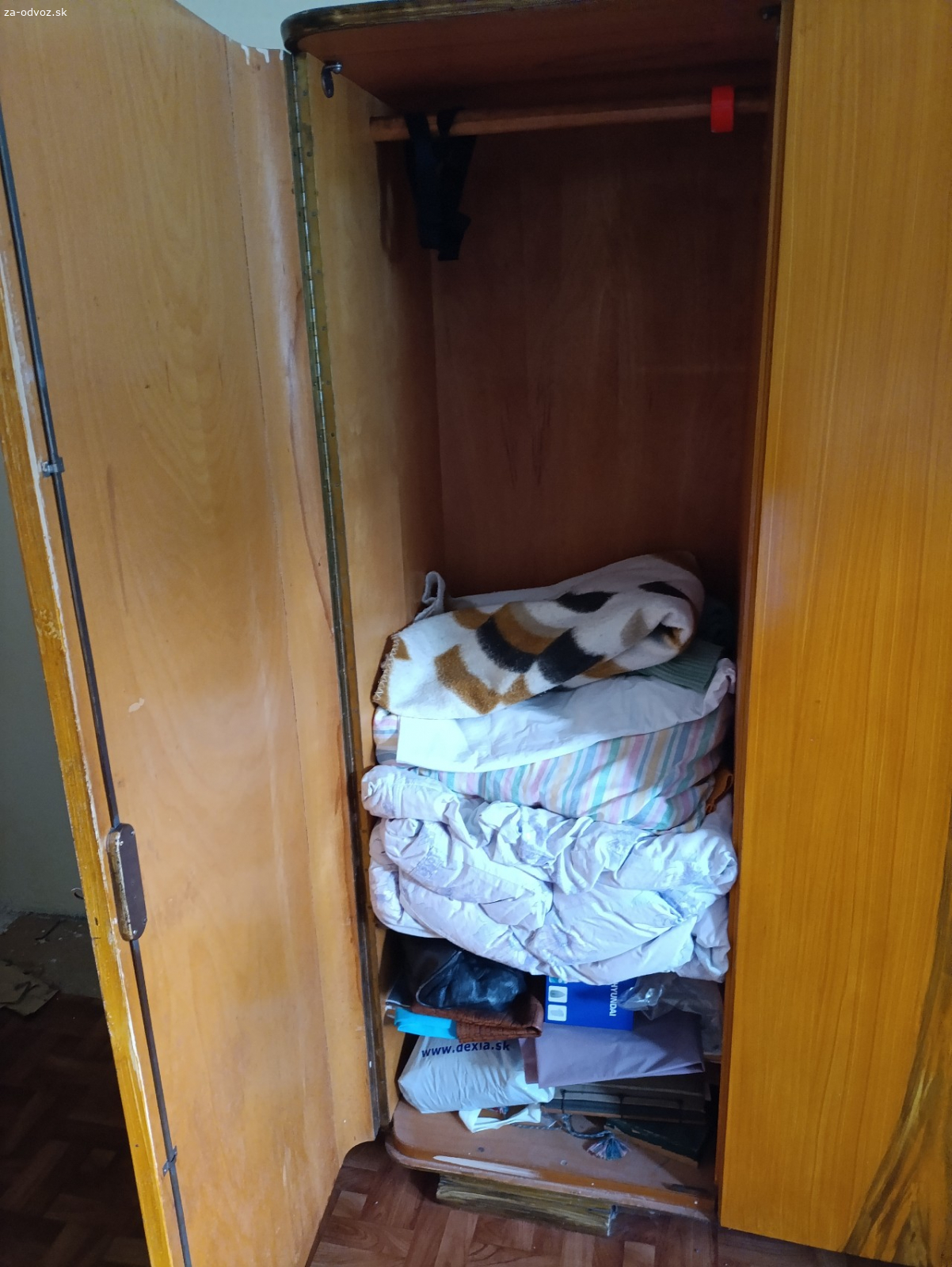 Staršia skriňa, kvalitné drevo