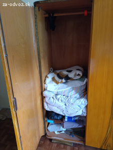 Staršia skriňa, kvalitné drevo