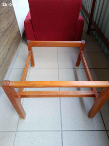 Staršie kreslo do garsónky, 1-izboveho bytu.