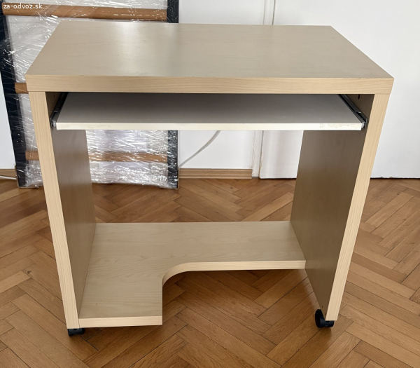 stôl na počítač