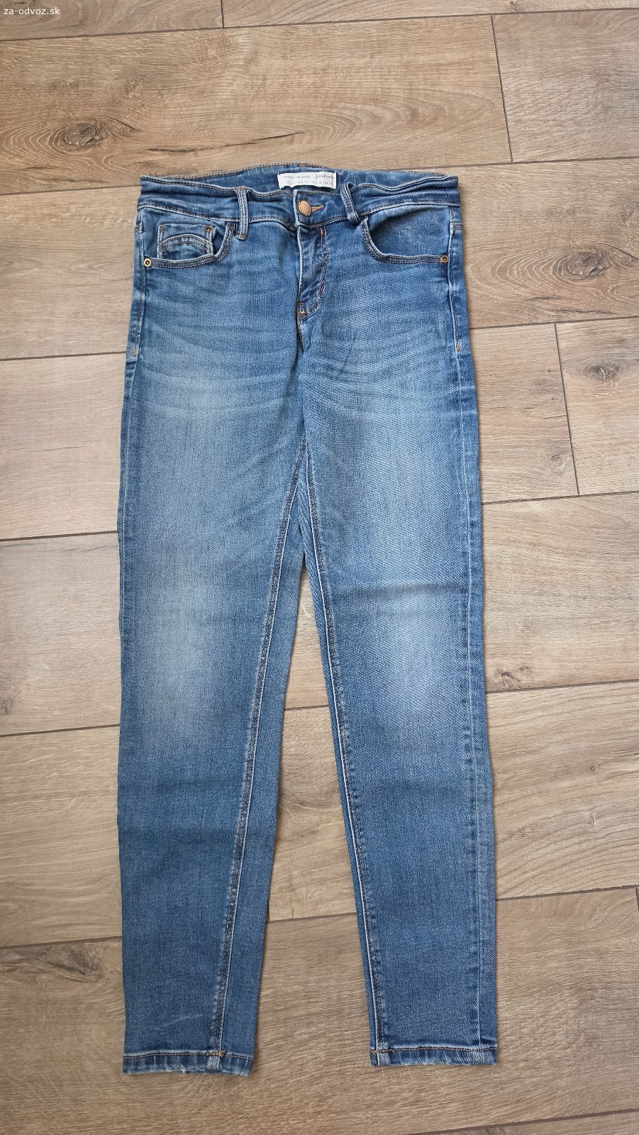 Taška skinny jeans 34-36. darujem dašku damskych skinny jeans nosene ale stale v dobrom stave velkost 34-36.