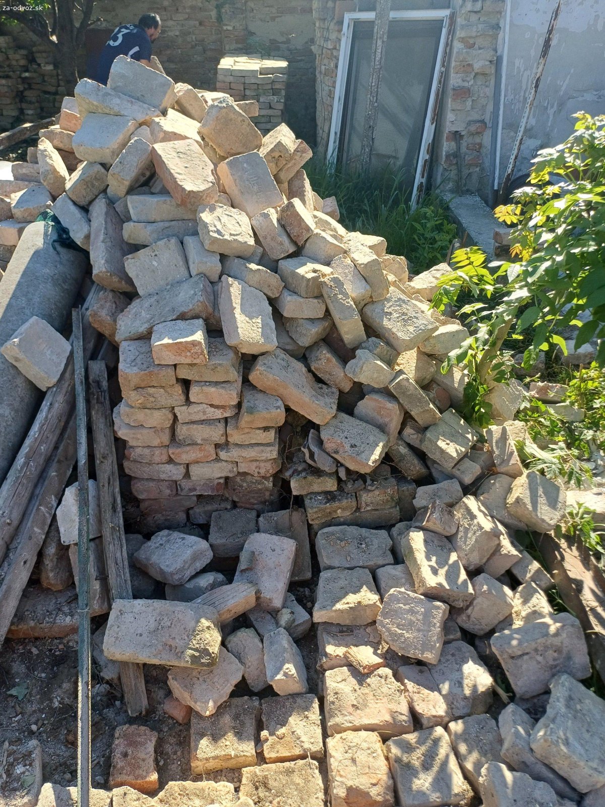 Tehly. Darujem za odvoz