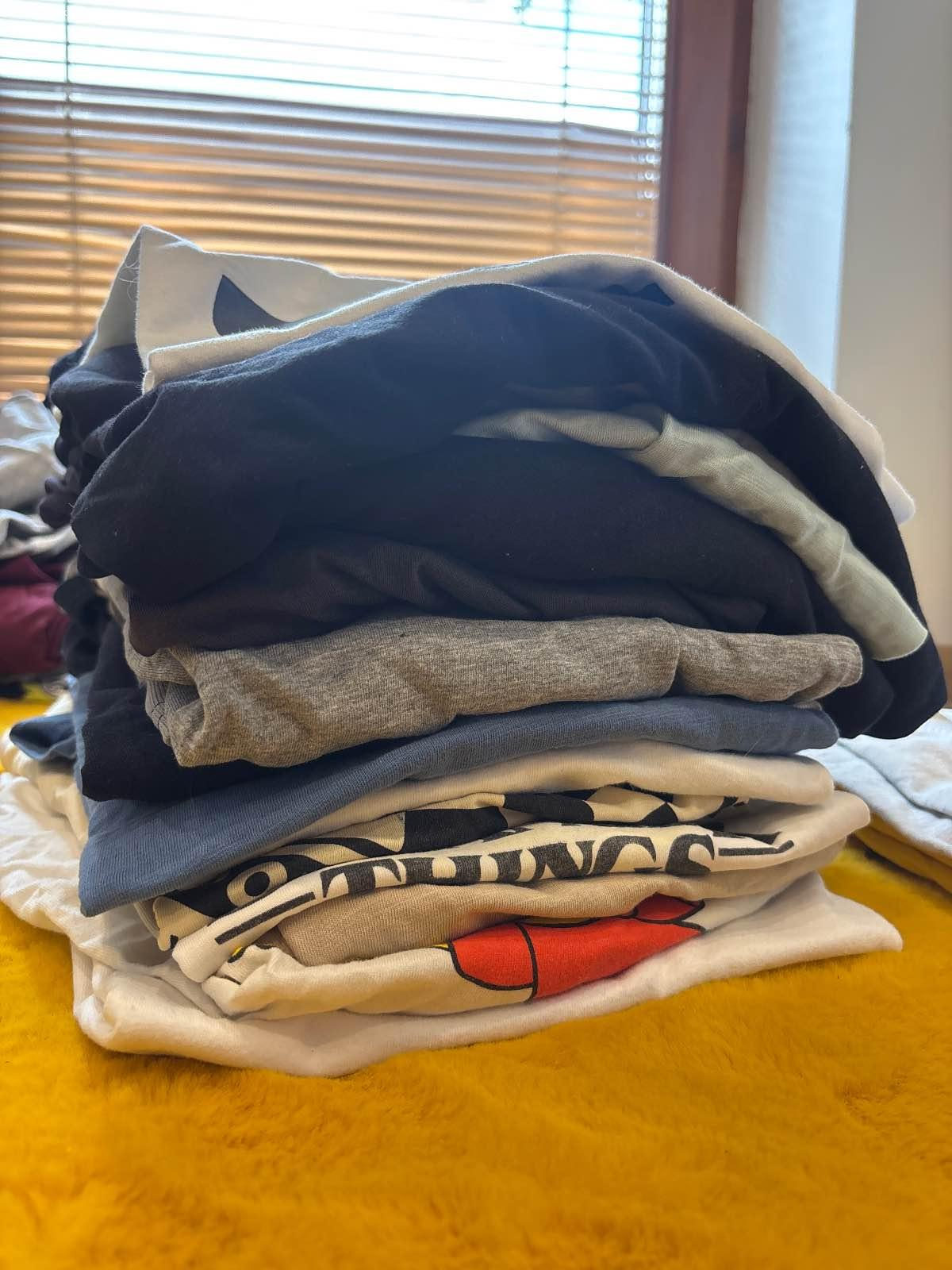 Darujem trička pre chlapca