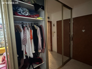 Vstavaná skriňa