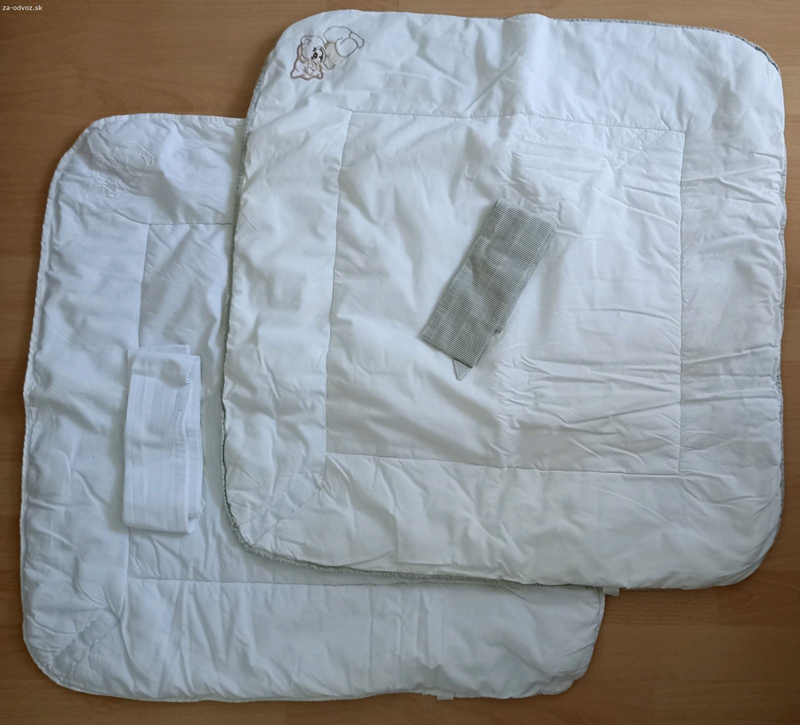 Vybavenie detskej postieľky. Darujem veci do detskej postieľky:
- matrac 60x120x5 CM
- paplón a vankúšik
- chránič
- 2x obliečky na paplón aj vankúš
- 2x napínacia plachta
- 2 zavinovačky

Len osobne, neposielam.