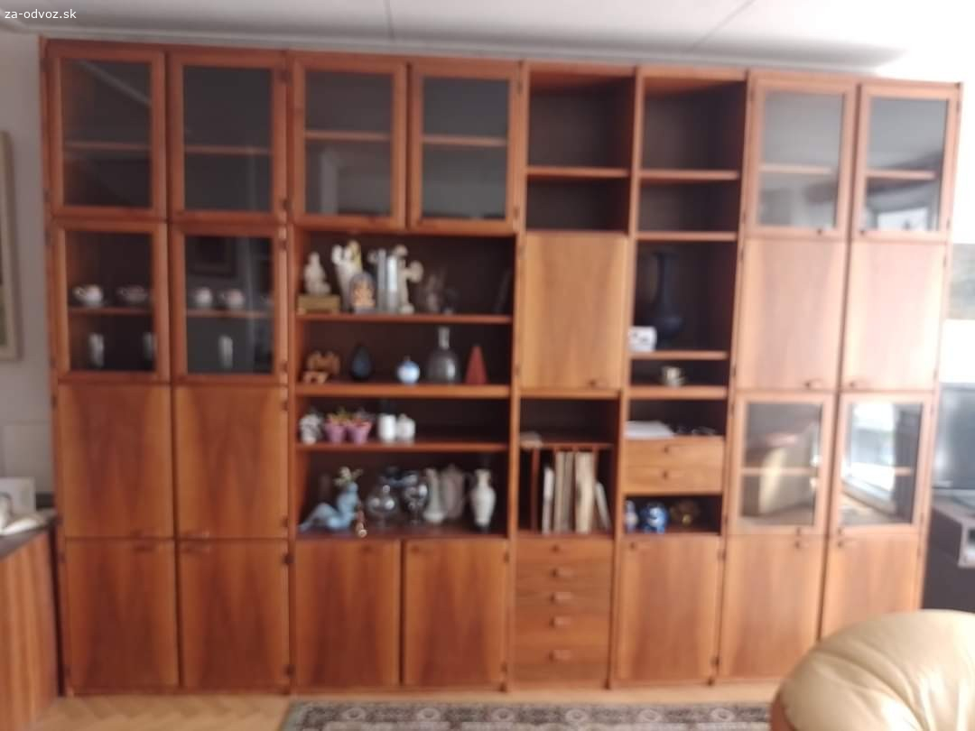 zachovalé skrine za odvoz