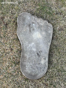 Záhradný chodník nohy