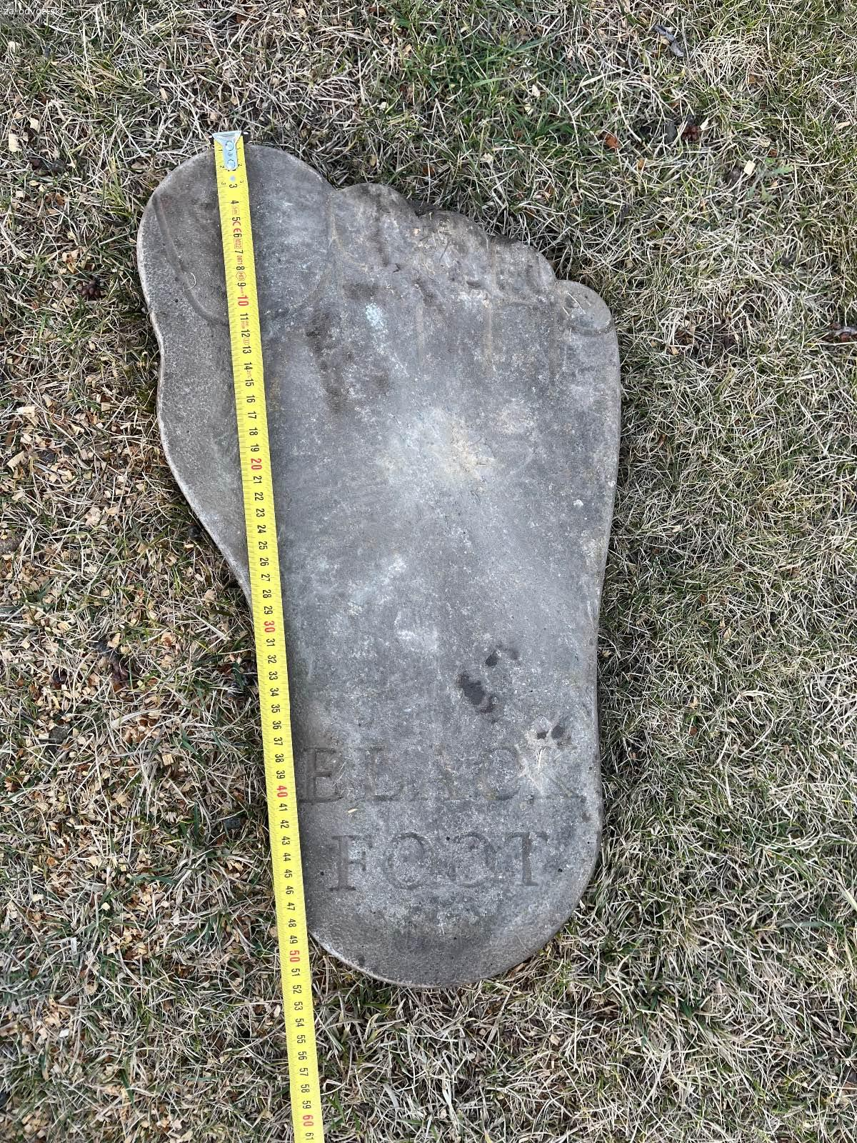 Záhradný chodník nohy