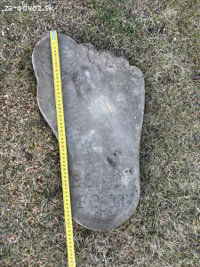 Záhradný chodník nohy