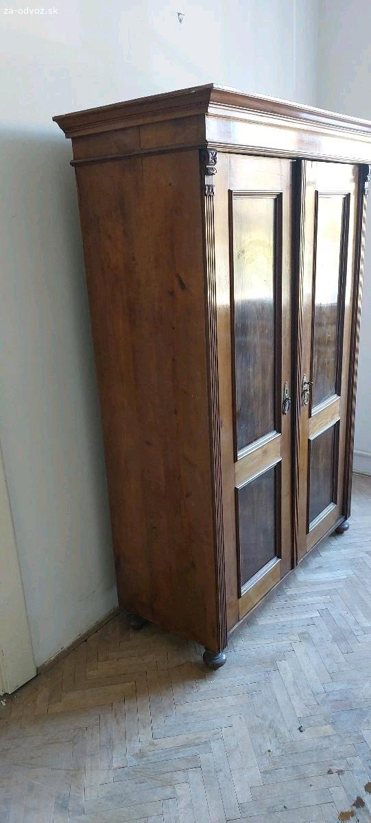 Zoberiem staré skrine MASIV