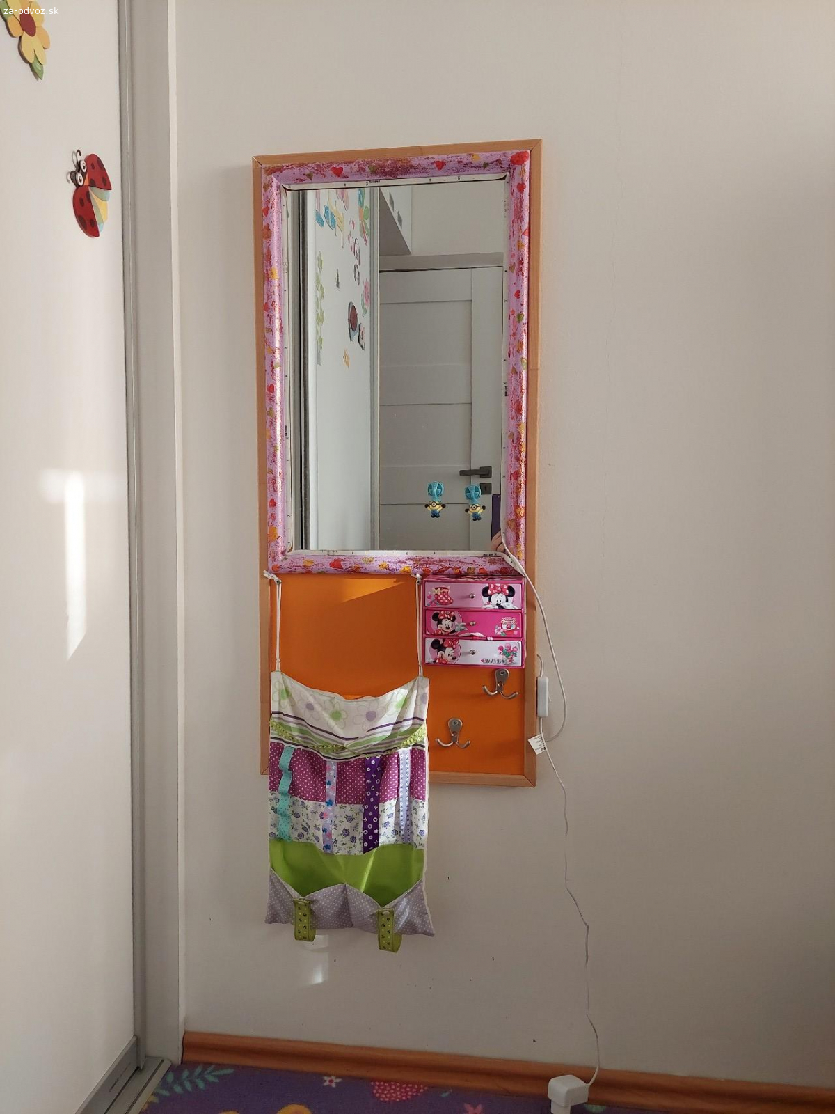 Zrkadlo pre malú slečnu