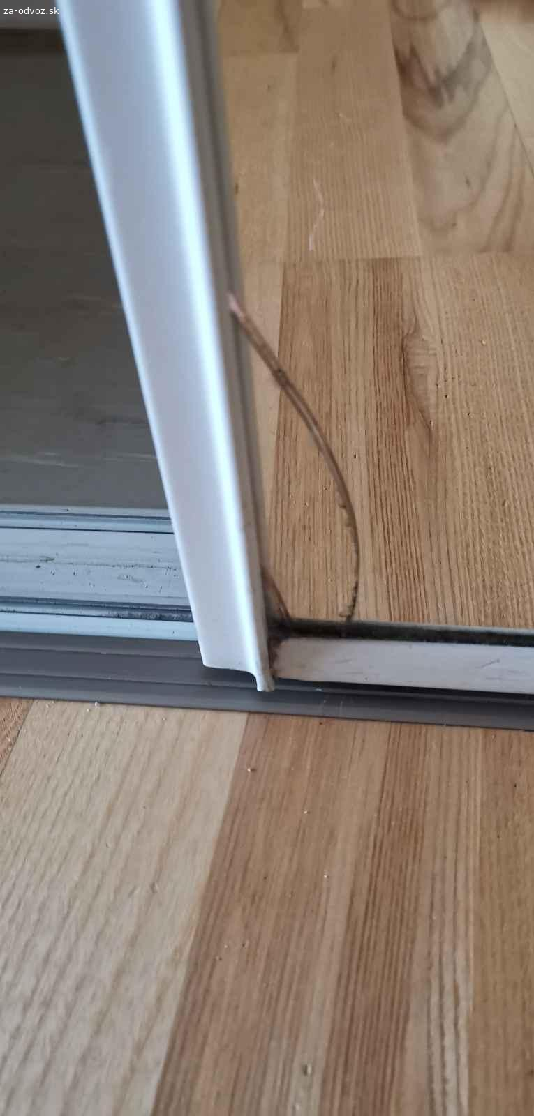 Zrkadlové posuvné dvere z roldoru